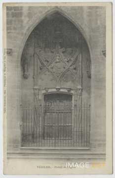 Portail de l'église Saints-Côme-et-Damien (Vézelise)